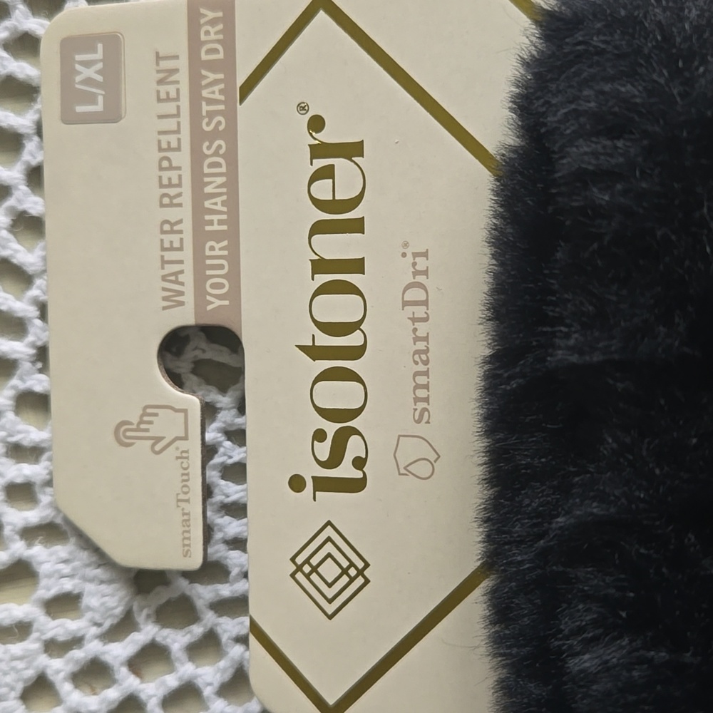 ISOTONER WOMEN'S BLACK FUR-TRIMMED GLOVES - Picture 2 of 8